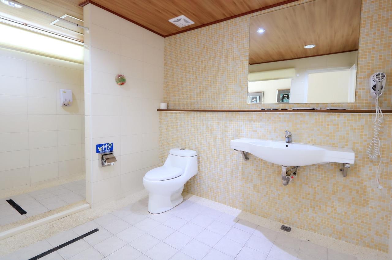 Kenting White Hotel Hengchun Exterior photo